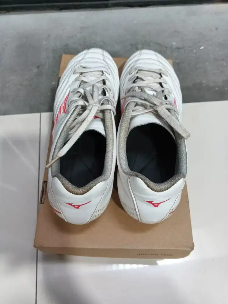 Sepatu Football MIZUNO monarcida neo size 39