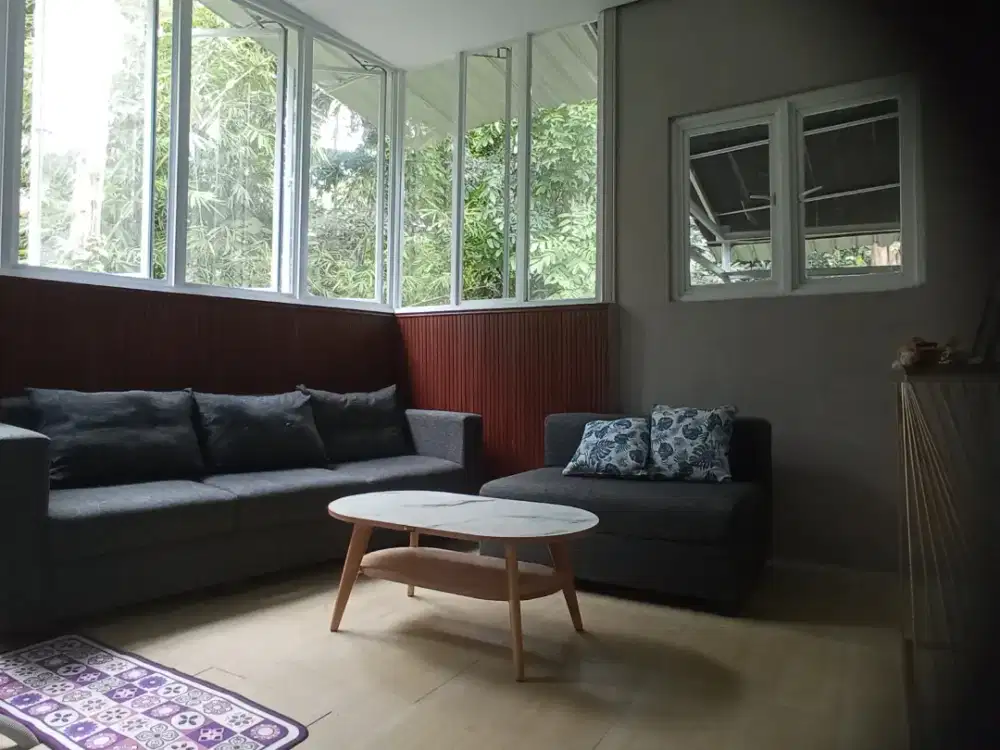 Kusen alumunium dan kaca