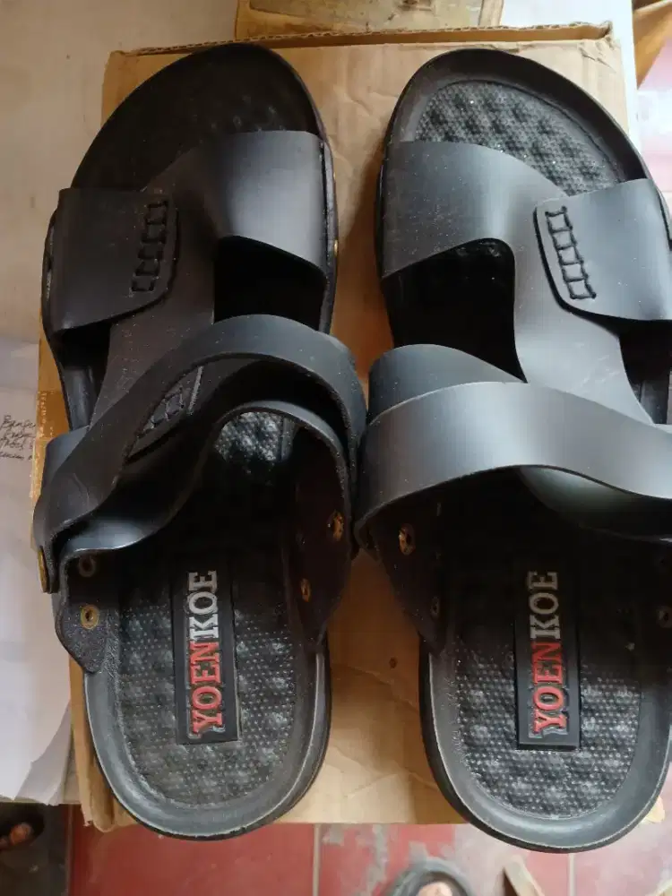 Sepatu sandal kulit YOENKOE, uk: 40, baru beli di fb tdk cukup-j rugi.