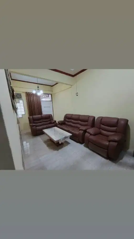 Jual cepat 1 set sofa harga 14jt sudah dengan meja masih mulus