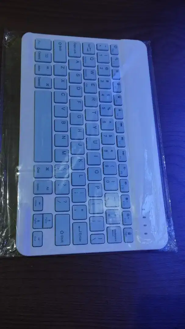 Keyboard bluetooth wireless type c