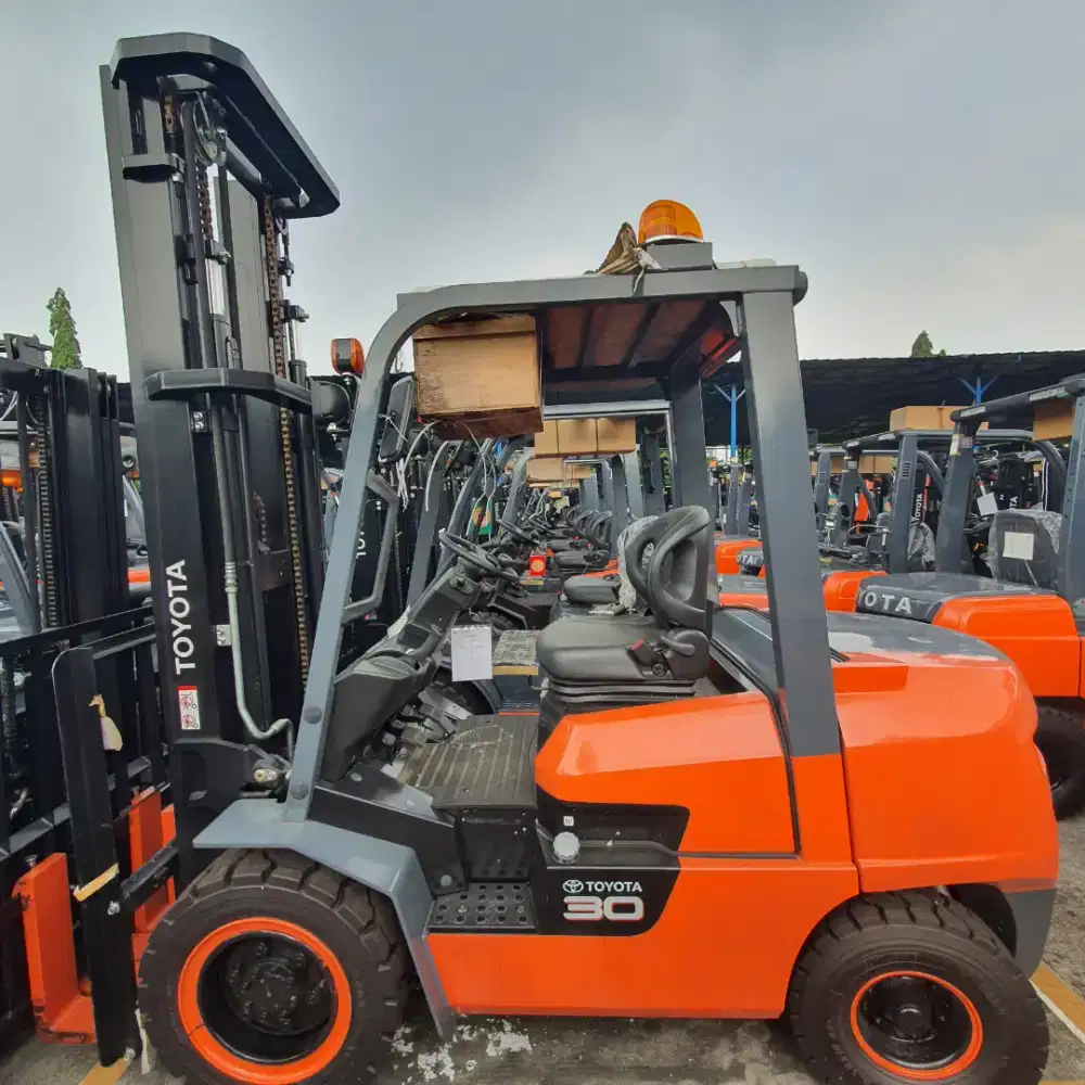 DP PAS - TOYOTA FORKLIFT 3.0 TON 100% BARU.