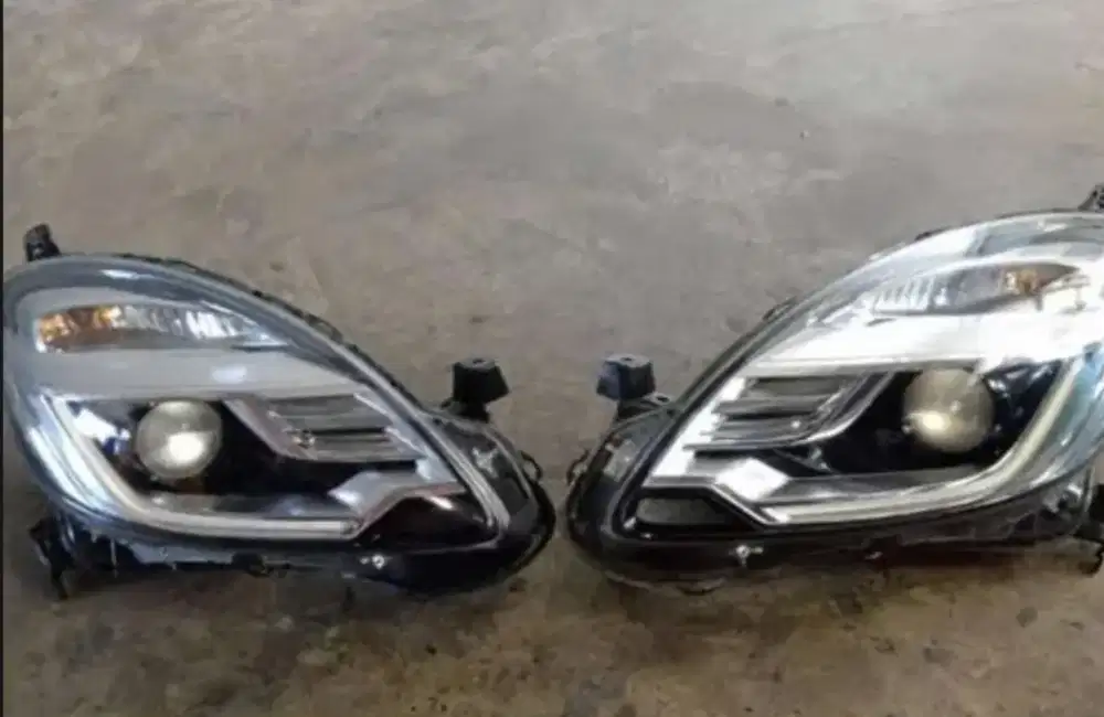 Jual headlamp depan mobilio RS 2014