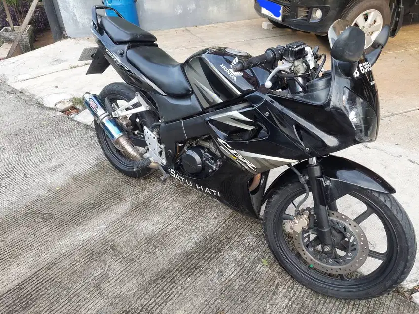 JUAL HONDA CBR 150R 2010 CBU Thailand