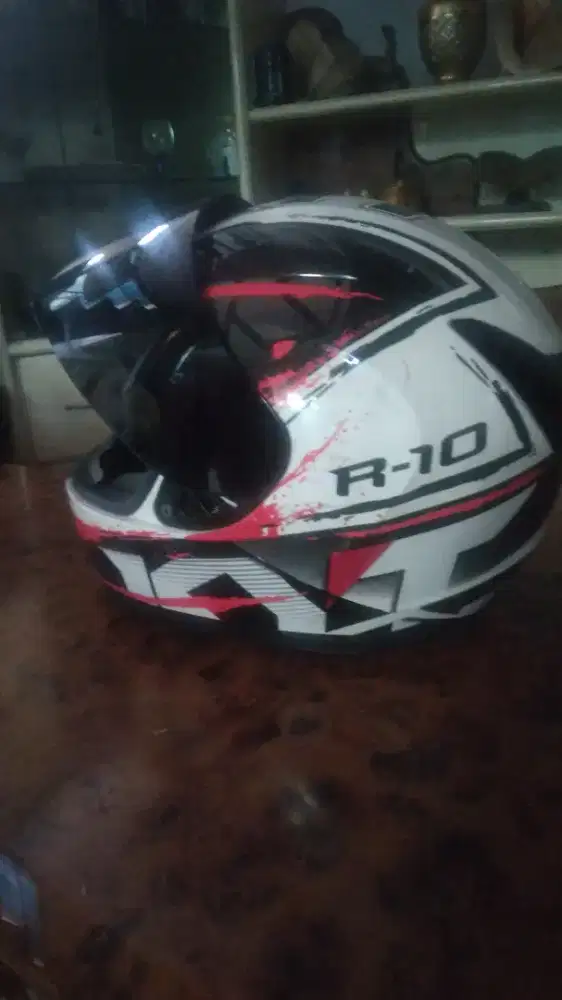 Helm full fase bekas seperti baru