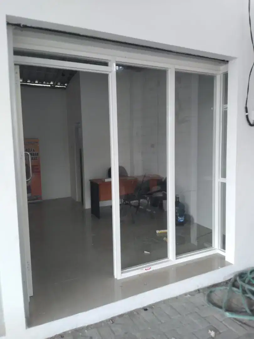 Partisi kaca & aluminium