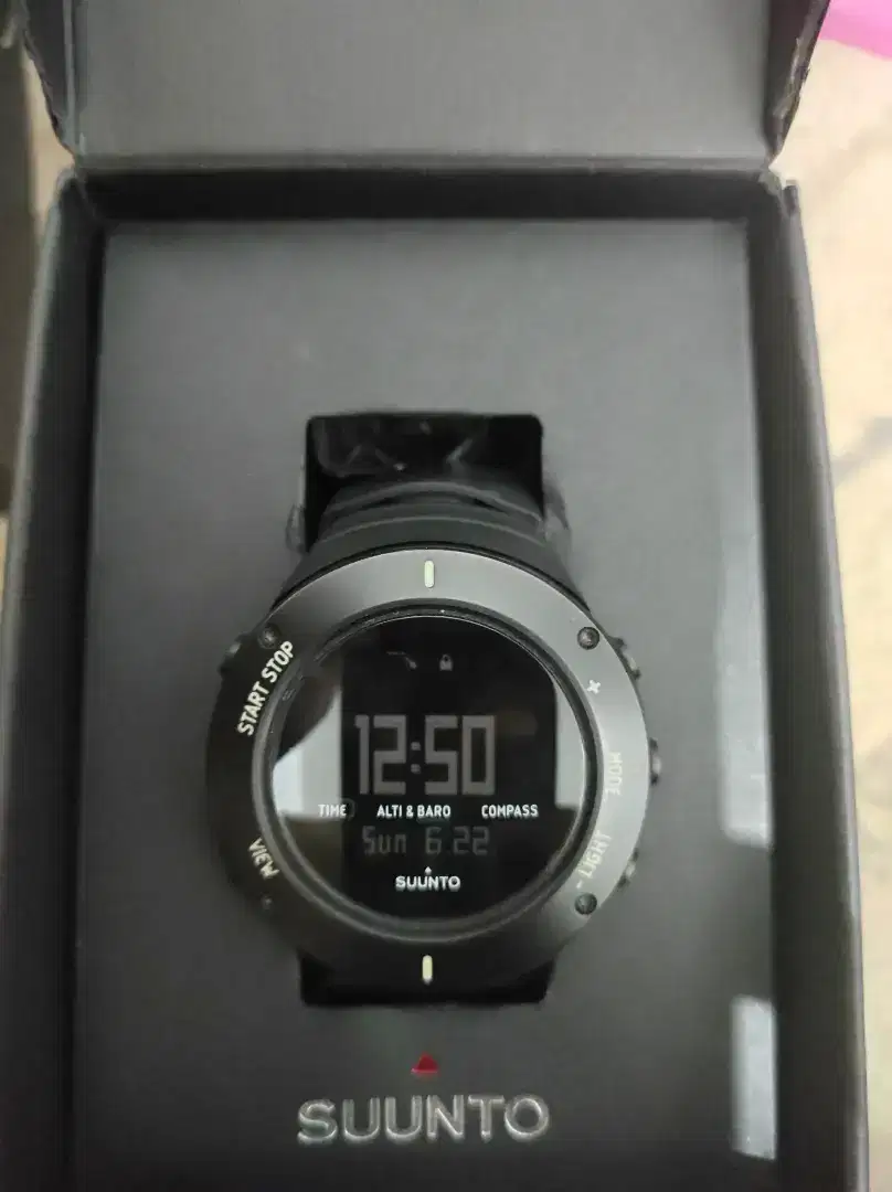 Jam tangan suunto core ultimate