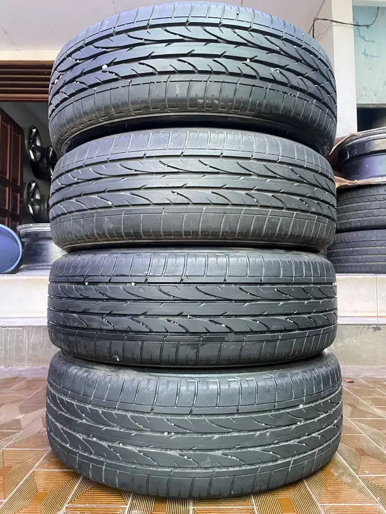 Ban Bridgestone Alenza 001A 215 60 r17 4Pcs