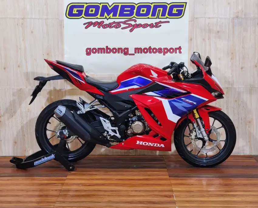HONDA CBR 150R TRICOLOR 2023