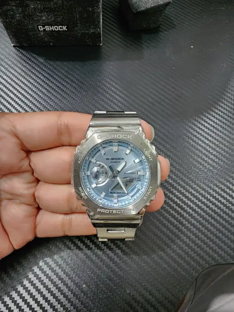 Di jual Gshock GM 2110D-2ADR