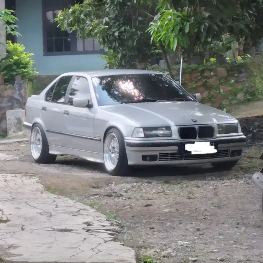BMW E36 323i M/T 1997