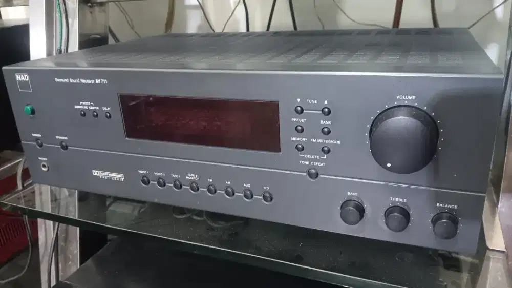 Ampli NAD RESIVER  av 711