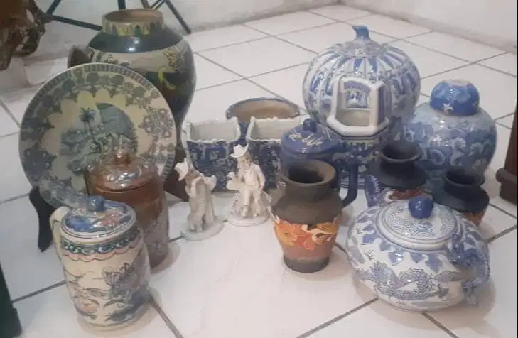 Hiasan pajangan lemari