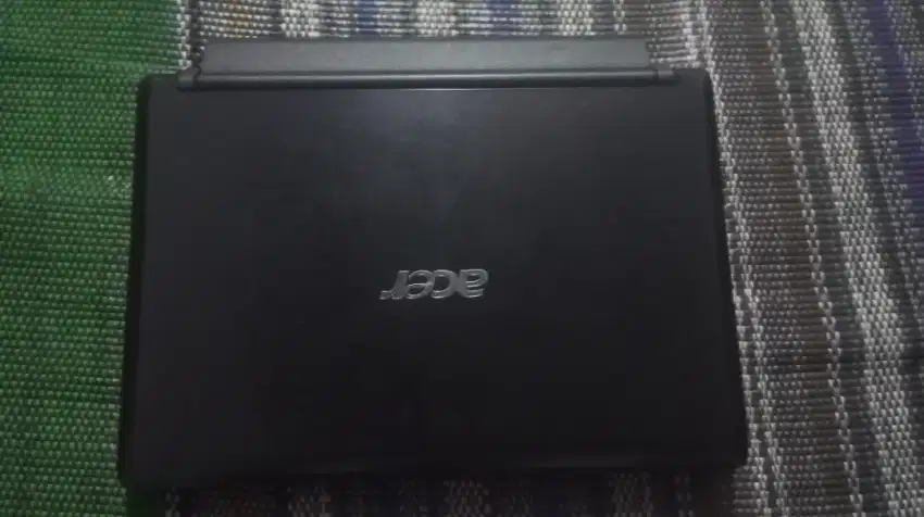 Dijual notebook nerk ACER aspire one 10 in.
