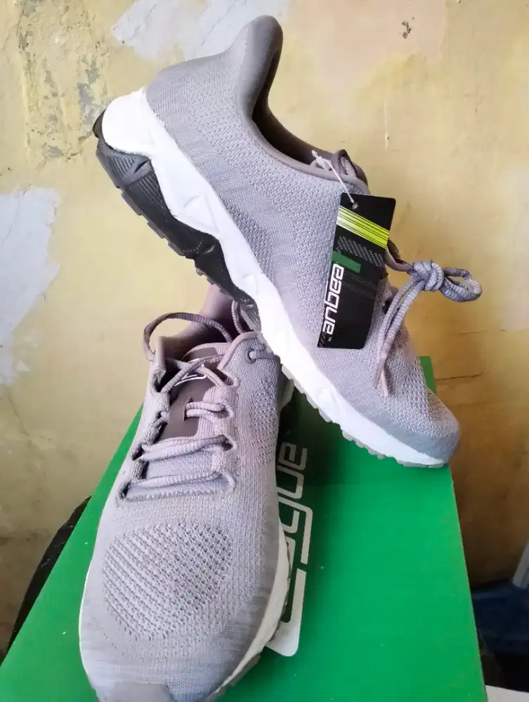 Jual sepatu league overcloud U, ukuran 43 baru