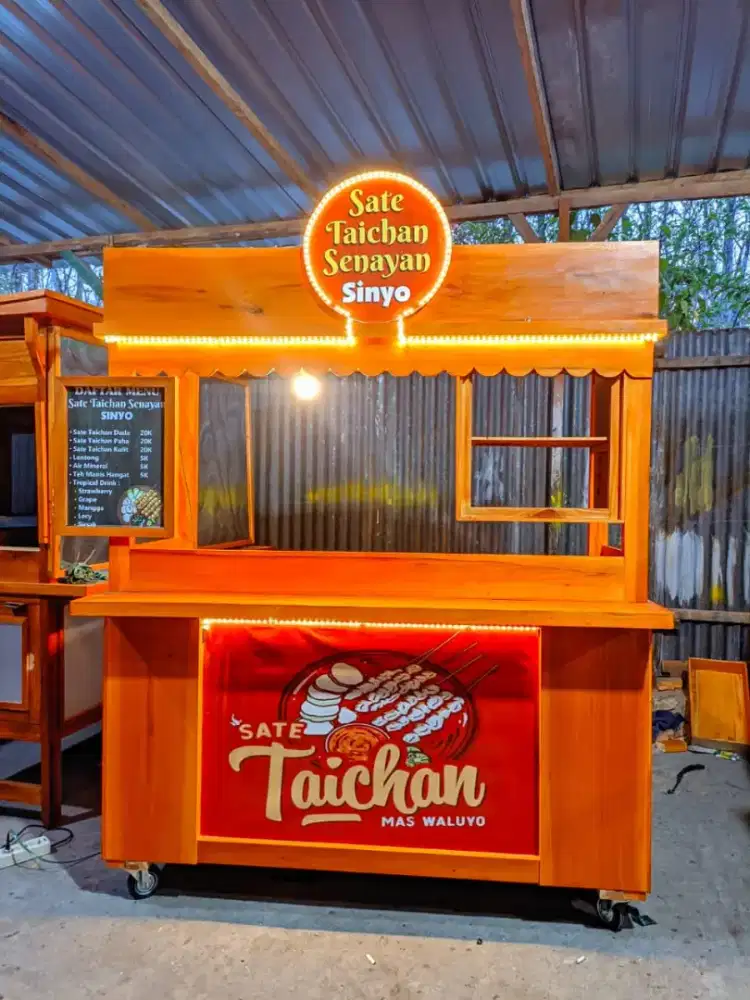 Gerobak sate taichan, gerobak angkringan, gerobak soto, gerobak sate