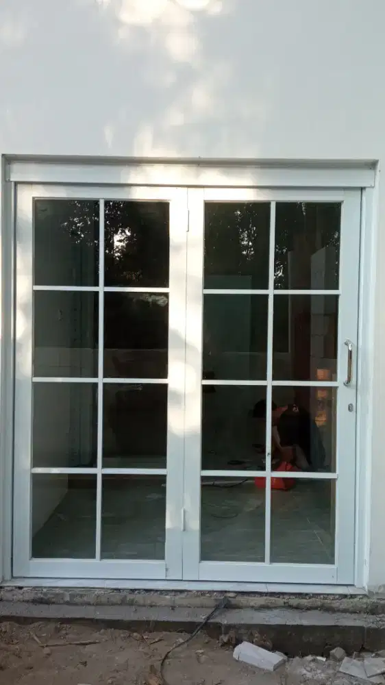 Kusen alumunium dan kaca