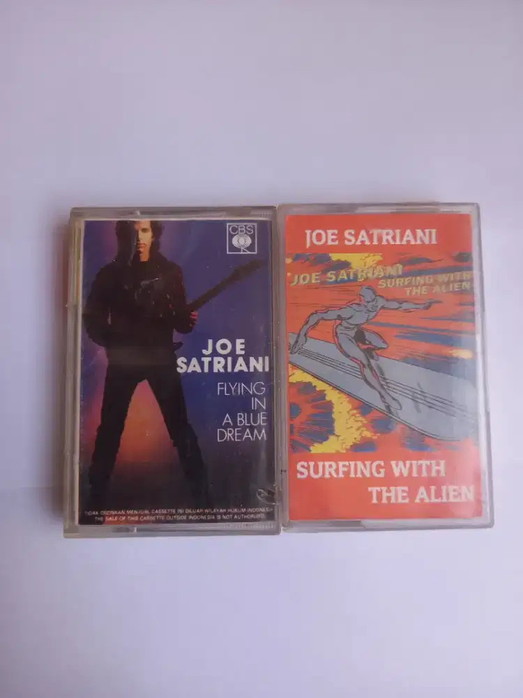 Kaset pita JOE SATRIANI