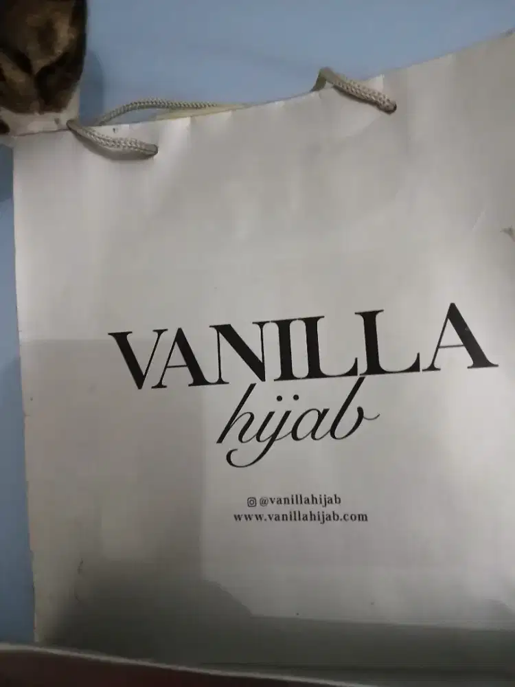 Hijab branded Vanilla