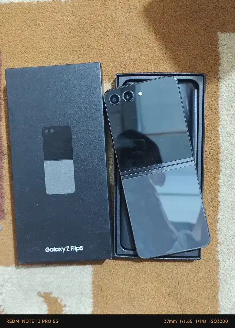 Samsung Zflip 5 Ram 8/256GB Lengkap Sein