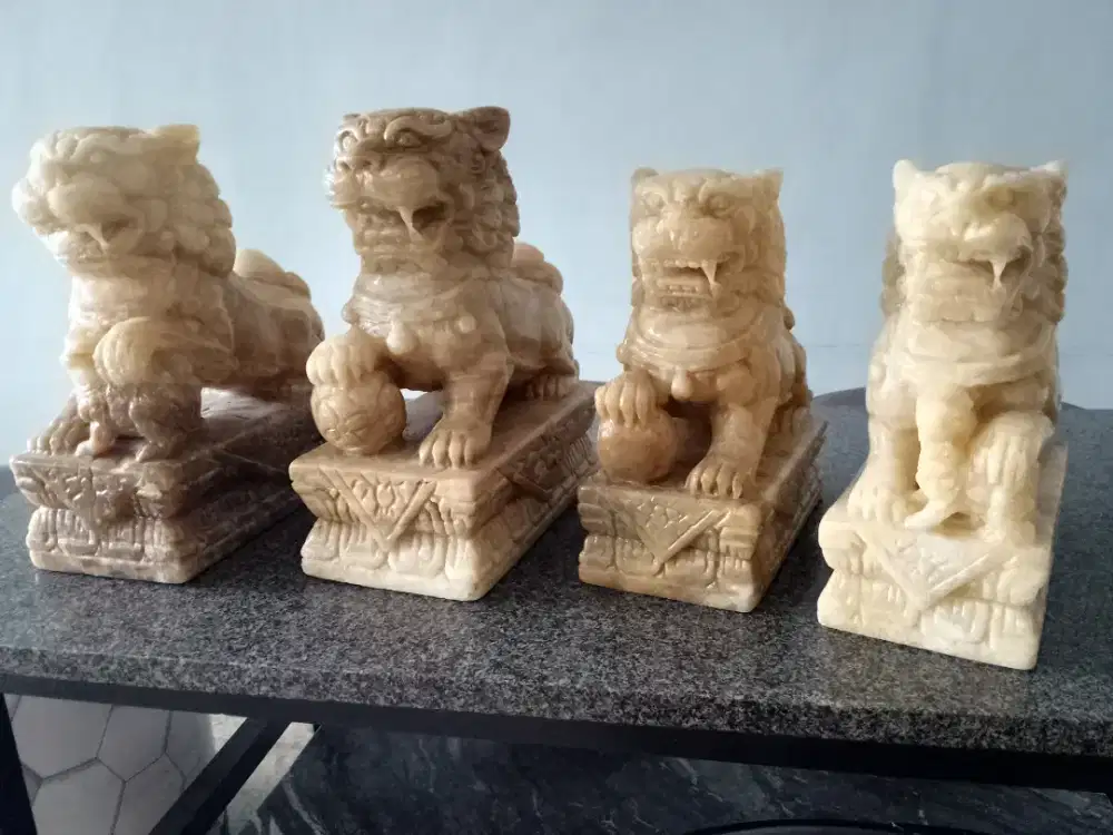 Patung kilin batu onik