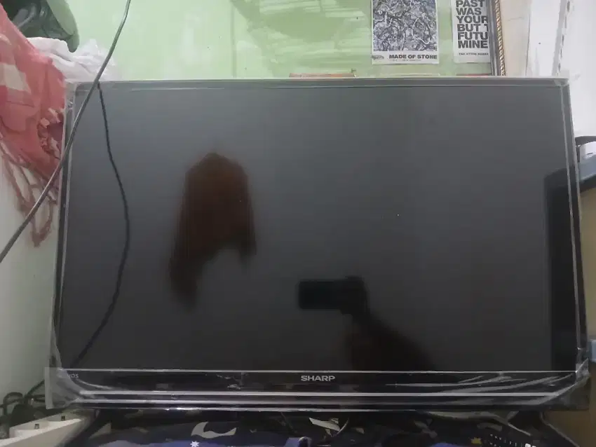 TV MERK SHARP ANDROID 32