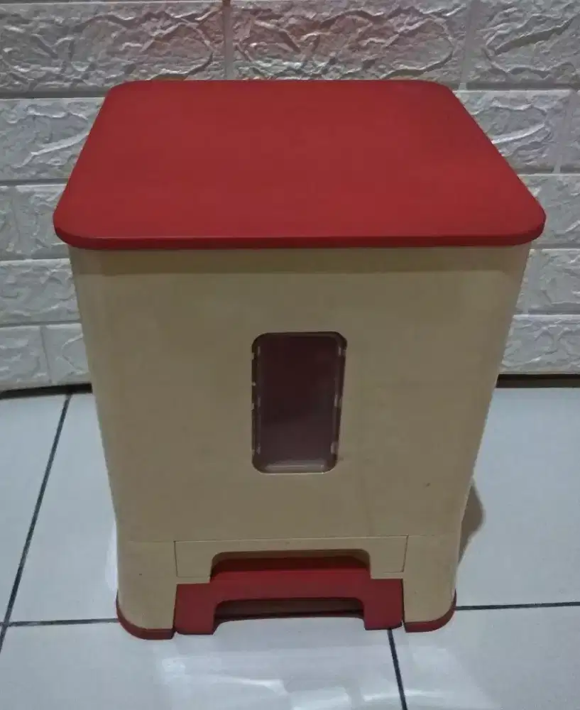 Rice Dispenser Tupperware