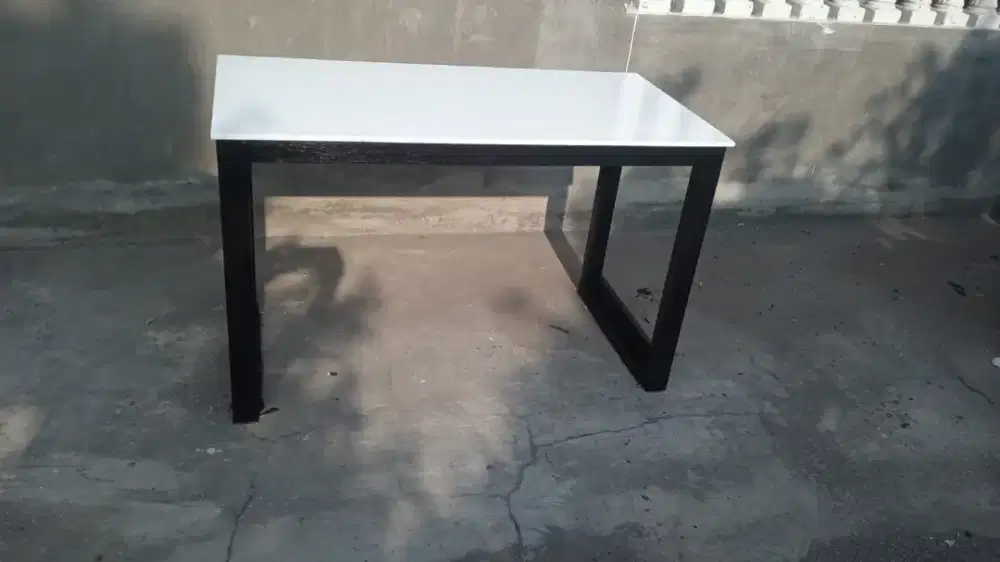 Meja komputer kantor kaki kotak READY