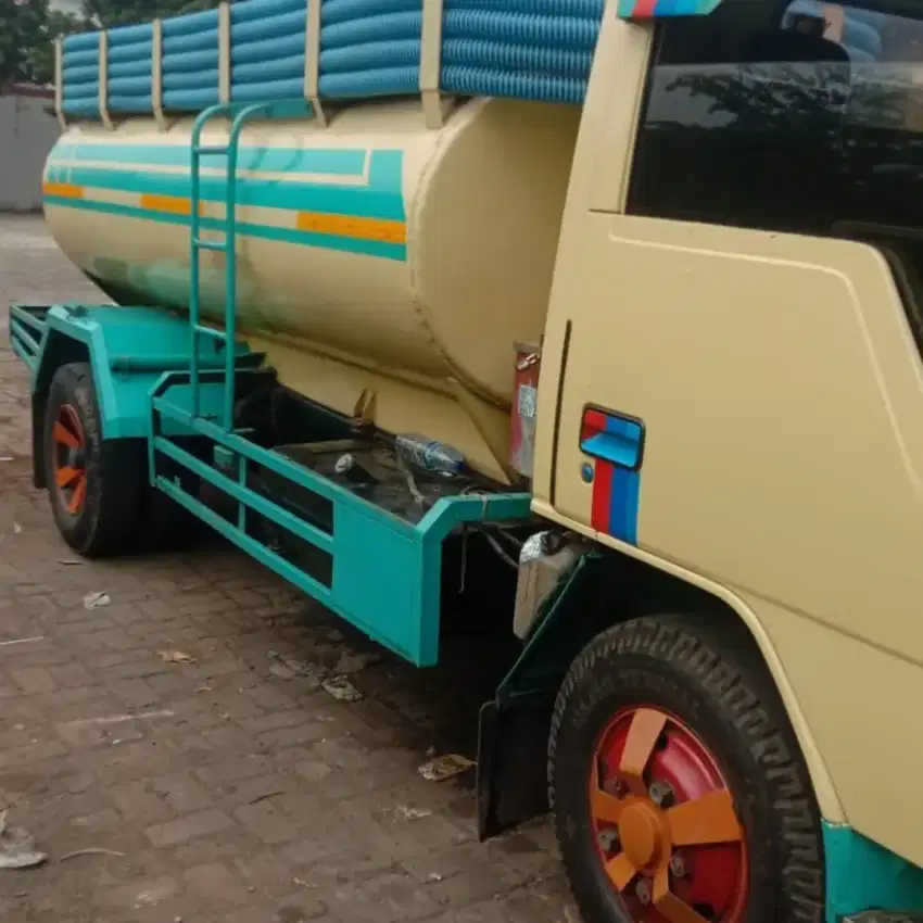 SEDOT WC DAN MAMPET BAMBU APUS SEKITARNYA