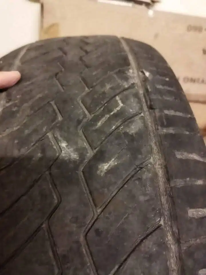 Achilles desert hawk R16 235/70 A/T