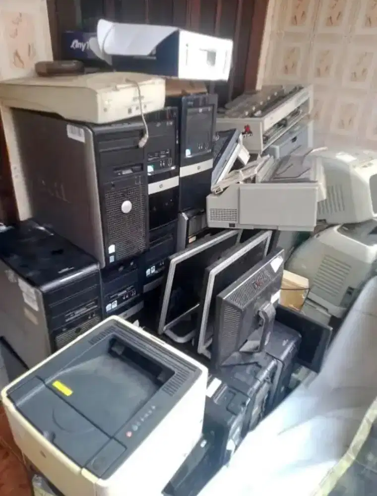 Menerima elektronik dan barang  Bekas lainnya