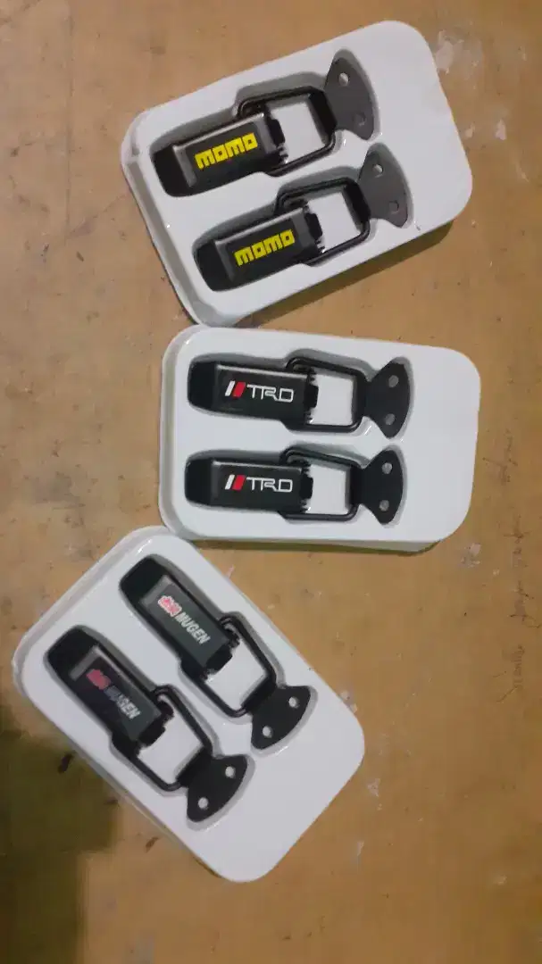 Klip bumper mobil