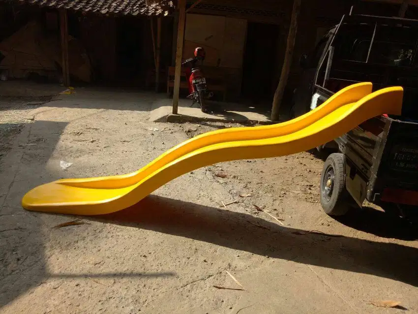 Perosotan anak fiberglass model gelombang