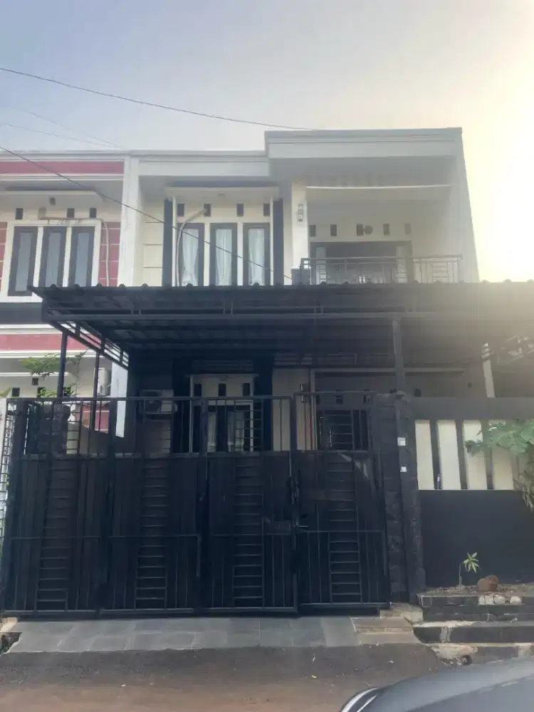 Dijual Cepat Rumah Cantik siap huni Lokasi dekat Lrt Cikunir 1 Bekasi