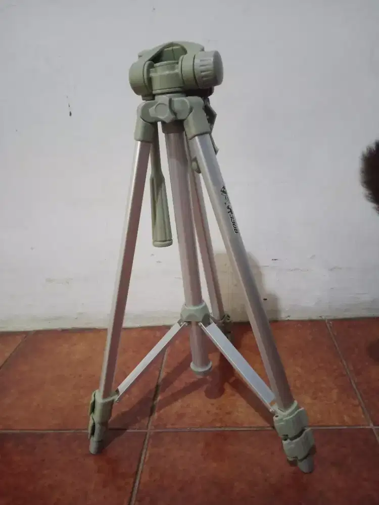TRIPOD TW 330B (bonus tas handycam Sony)