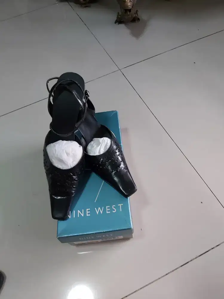 Jual sepatu wanita NINE WEST HITAM