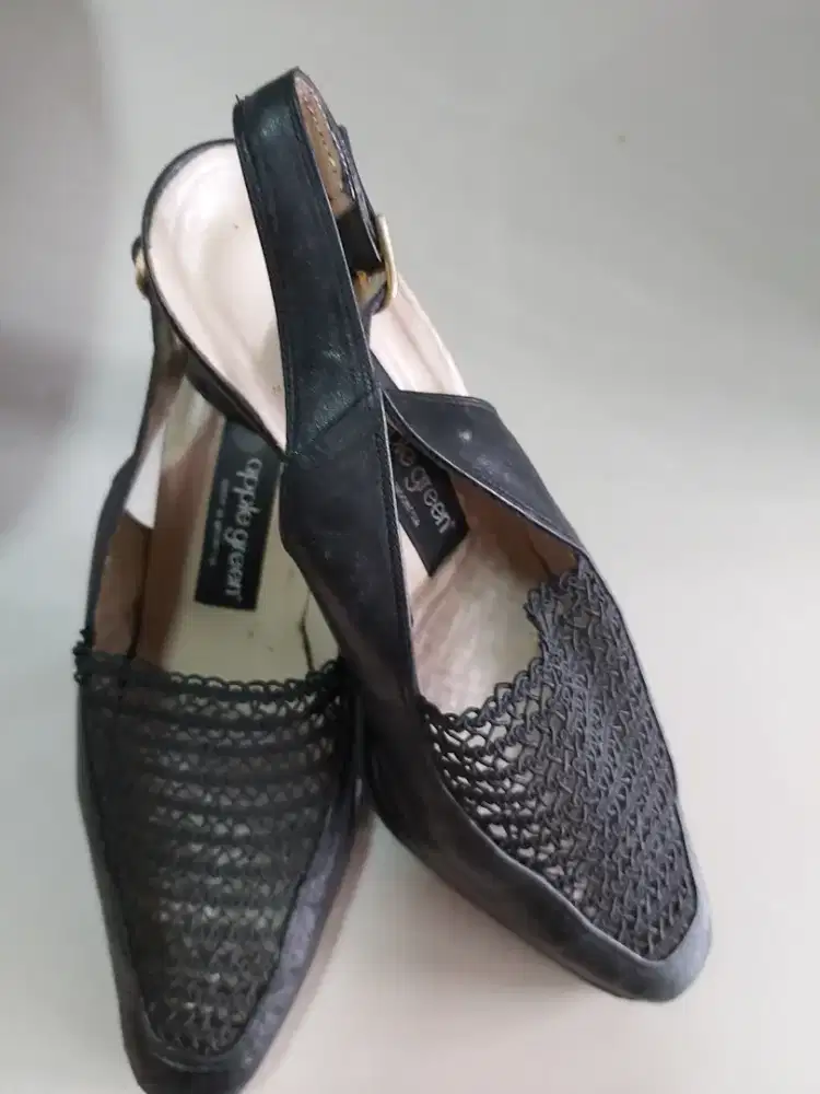 Jual sepatu wanita APPLE GREEN ni 38 hitam