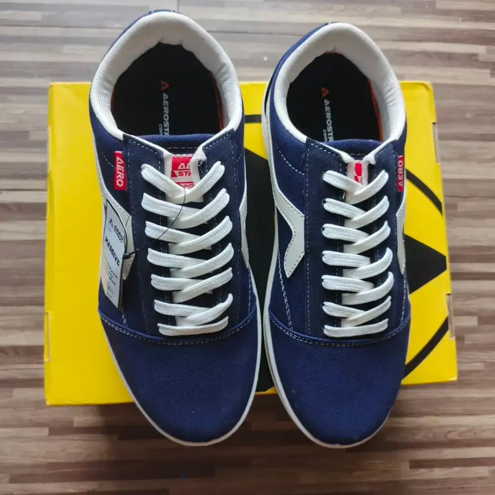 Sepatu Aerostreet Massive Low 2.0 Size 43 Biru Tua Natural Sneakers