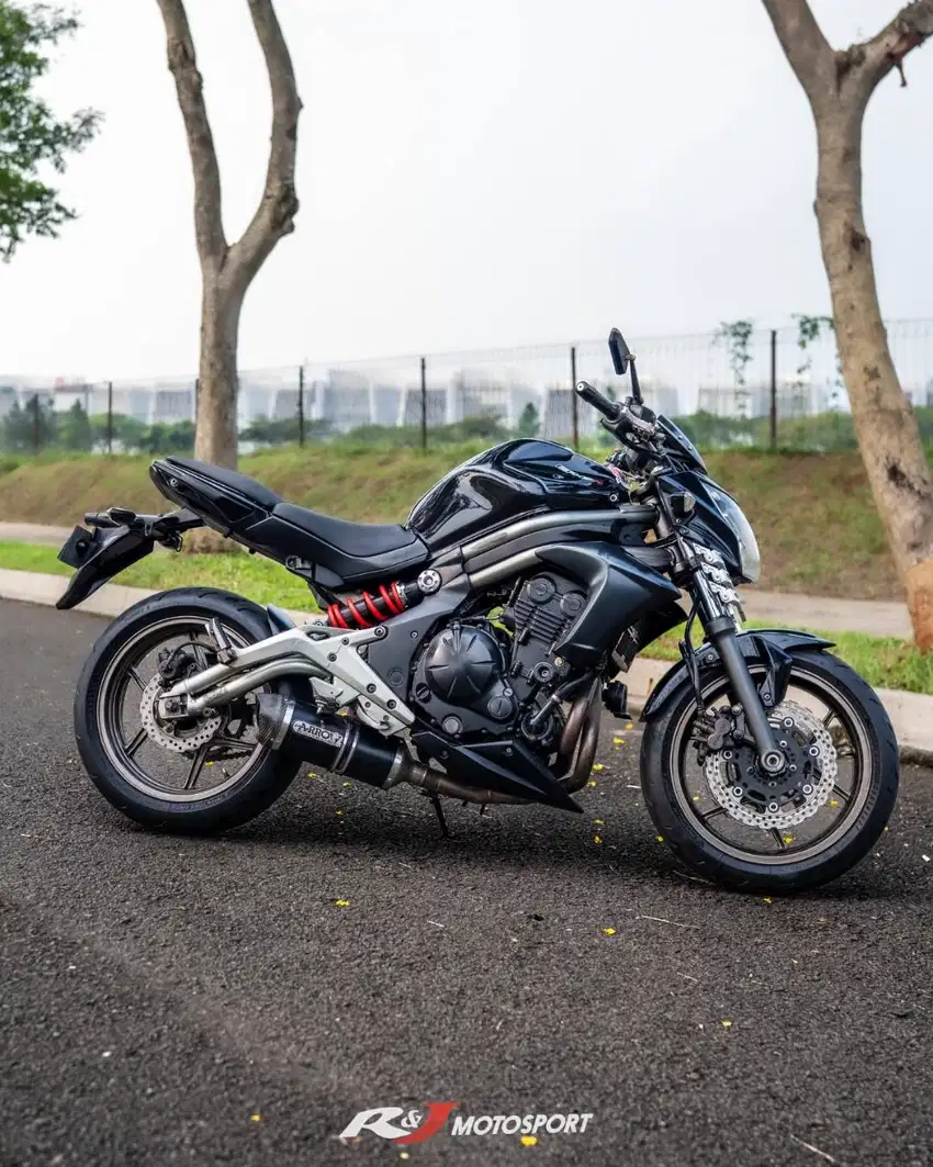 Kawasaki ER6N Nik 2012 Warna Hitam Knalpot Arrow The Best Unit