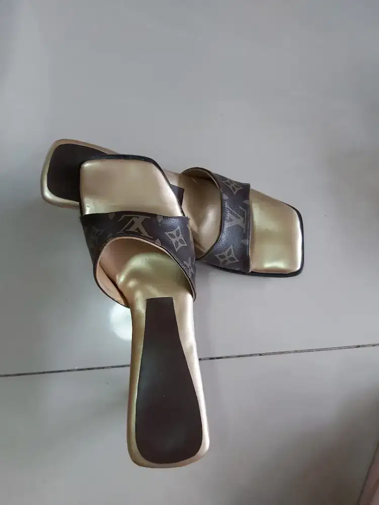 Sandal msh bgs No 9 warna coklat 5cm