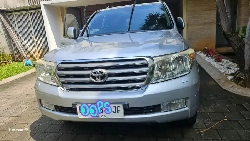 (RARE) LANDCRUISER V8 4.5 UK SPEK 2011 HARGA CASH SILVER LANGKA