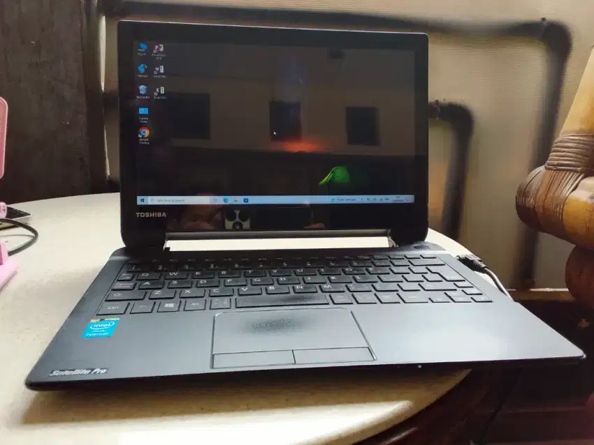 Notebook Lyr Sentuh Toshiba Pro NB10t-A Min gak ada batereNego  Tipis