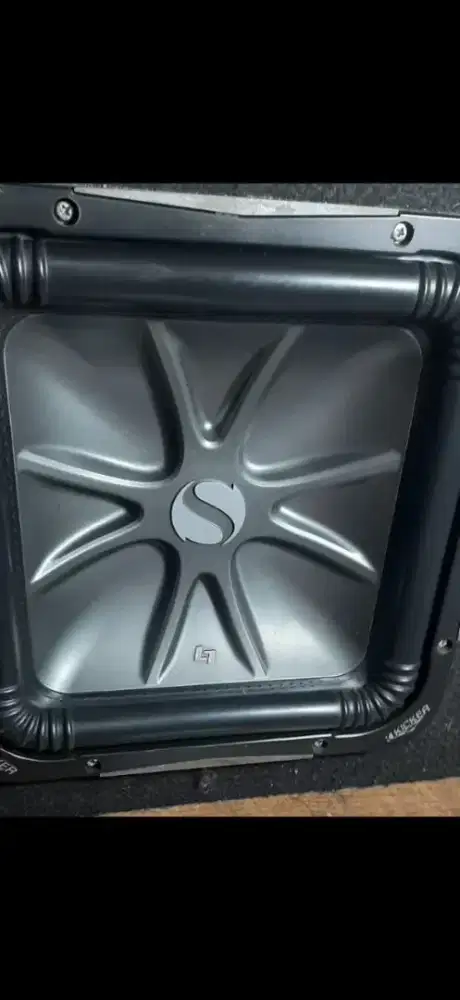 Subwoofer Kickers solobaric L7 ukuran 12 inc