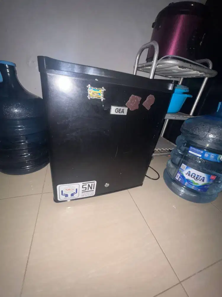 Kulkas Mini GEA Second