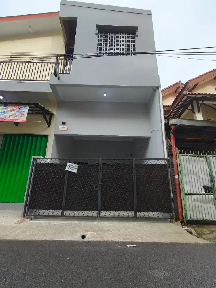 Di kontrakan Rumah 2KT 1KM Jaksel