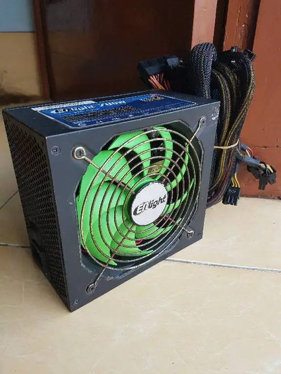 PSU Enlight 700w 80+ 4x8 pin vga