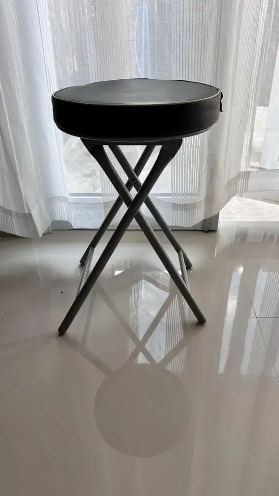 Kursi bulat bisa dilipat