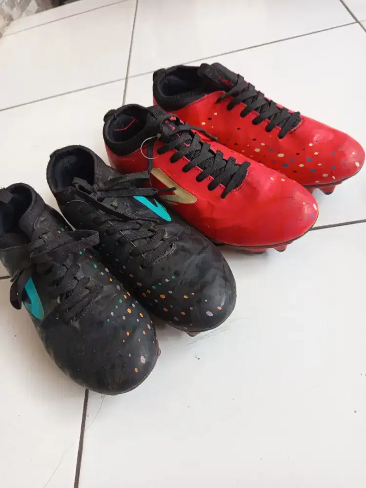 Jual sepatu bola anak 2 pasang 200rb