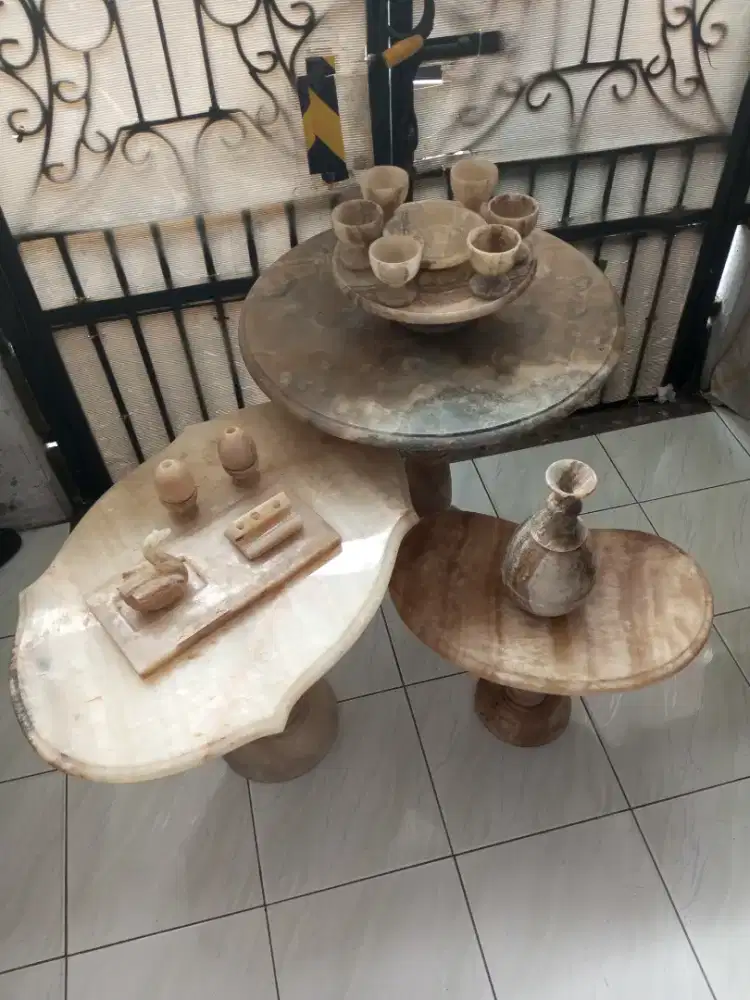 Meja Marmer dan Aksesoris