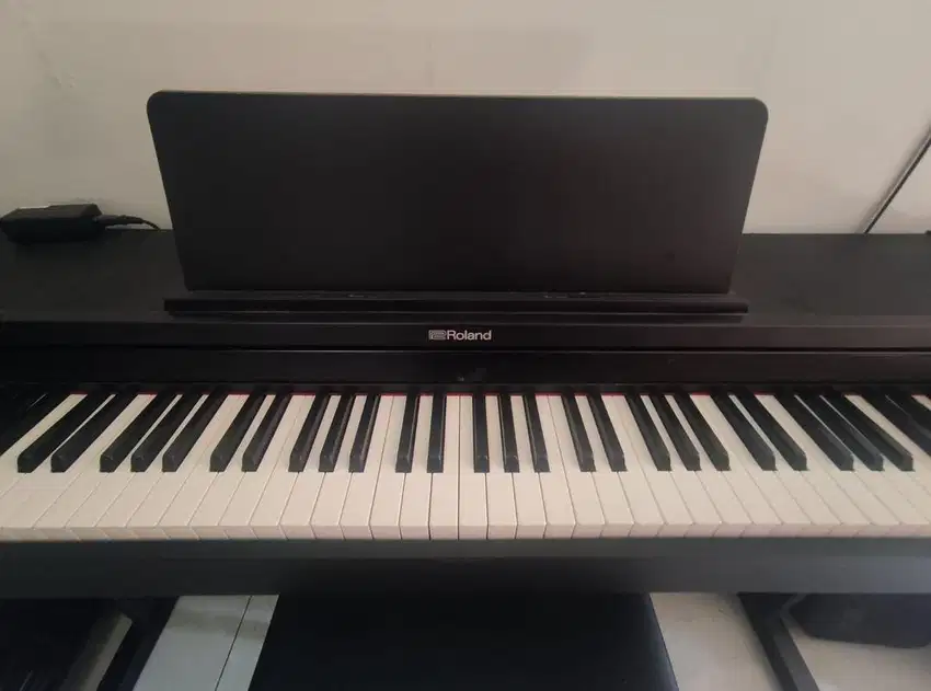 PIANO DIGITAL KEYBOARD ROLAND RP 107